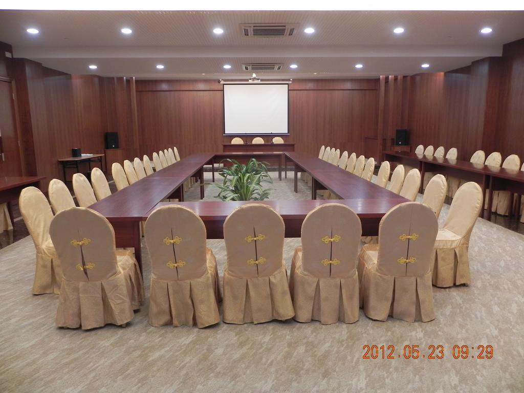Phoenix Hill Hotel Dongguan - Golf Course Shop Extérieur photo